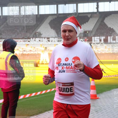 07.12.2025 - St. Pauli X-Mass-Run No. 15 Luisa Fischer http://msf.ph/oto/9385657 07.12.2025 11:36:15 Ziel 14, 15, 311, 527, 535, 728, 1960, 1962, 2316, 2660, 2902, 2962, 3109, 3967, 4408, 4816, 4823, 4843 meine-sportfotos.de