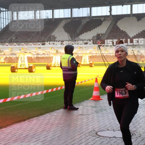 07.12.2025 - St. Pauli X-Mass-Run No. 15 Luisa Fischer http://msf.ph/oto/9385668 07.12.2025 10:18:08 Ziel 1963, 2688, 257, 268, 1161, 1162, 1963, 2663, 2688, 2725, 2952, 3804, 4114, 4127, 4227, 4339, 4764 meine-sportfotos.de