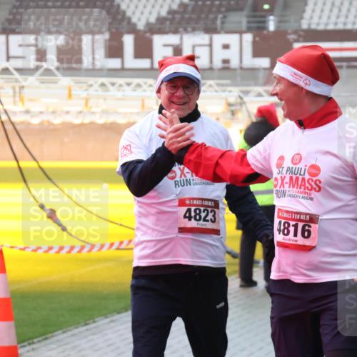 07.12.2025 - St. Pauli X-Mass-Run No. 15 Luisa Fischer http://msf.ph/oto/9385680 07.12.2025 11:36:19 Ziel 1, 4823, 15, 4816, 311, 527, 535, 728, 1960, 1962, 2183, 2310, 2316, 2660, 2902, 2907, 2962, 3109, 3610, 3612, 3614, 3653, 3967, 4408, 4816, 4823, 4843 meine-sportfotos.de