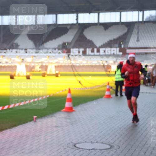 07.12.2025 - St. Pauli X-Mass-Run No. 15 Luisa Fischer http://msf.ph/oto/9385709 07.12.2025 11:36:26 Ziel 311, 728, 1753, 1792, 1960, 1962, 2183, 2310, 2316, 2902, 2907, 2962, 3109, 3610, 3612, 3614, 3653, 3967, 4816, 4823, 4843 meine-sportfotos.de