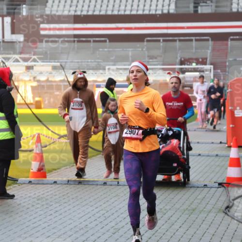07.12.2025 - St. Pauli X-Mass-Run No. 15 Luisa Fischer http://msf.ph/oto/9385724 07.12.2025 11:36:29 Ziel 3109, 3108, 2907, 3612, 311, 728, 1753, 1792, 1960, 1962, 2183, 2310, 2316, 2902, 2907, 2962, 3109, 3610, 3612, 3614, 3653, 3967, 4816, 4823, 4843 meine-sportfotos.de