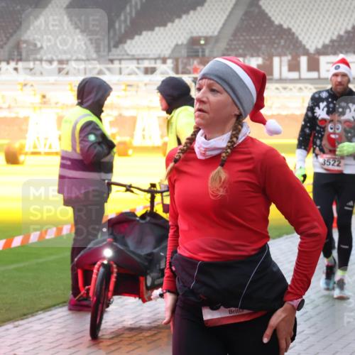 07.12.2025 - St. Pauli X-Mass-Run No. 15 Luisa Fischer http://msf.ph/oto/9385728 07.12.2025 10:18:16 Ziel 15, 688, 3522, 4339, 1161, 1162, 1963, 2663, 2688, 2725, 2952, 3804, 4127, 4227, 4339 meine-sportfotos.de