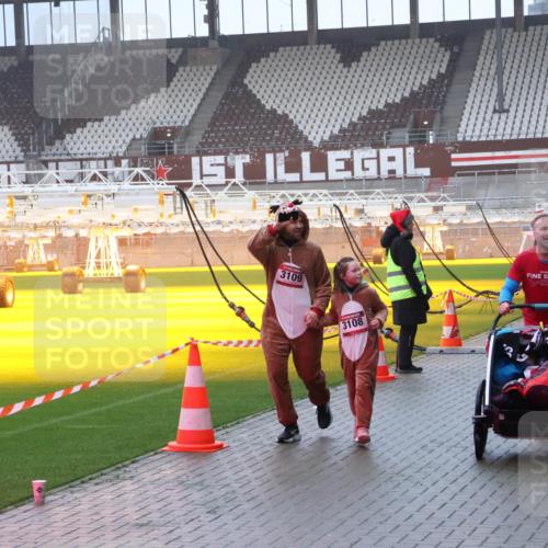 07.12.2025 - St. Pauli X-Mass-Run No. 15 Luisa Fischer http://msf.ph/oto/9385744 07.12.2025 11:36:35 Ziel 3109, 3108, 3826, 311, 728, 1753, 1792, 1960, 1962, 2183, 2310, 2316, 2902, 2907, 2962, 3109, 3610, 3612, 3614, 3653, 3826, 4816, 4823 meine-sportfotos.de