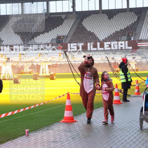 07.12.2025 - St. Pauli X-Mass-Run No. 15 Luisa Fischer http://msf.ph/oto/9385747 07.12.2025 11:36:36 Ziel 3109, 311, 728, 1753, 1792, 1960, 1962, 2183, 2310, 2316, 2902, 2907, 2962, 3109, 3610, 3612, 3614, 3653, 3826, 4816, 4823 meine-sportfotos.de