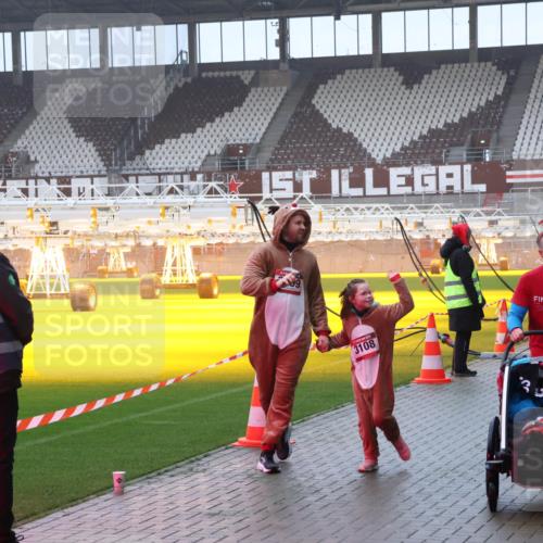 07.12.2025 - St. Pauli X-Mass-Run No. 15 Luisa Fischer http://msf.ph/oto/9385750 07.12.2025 11:36:36 Ziel 3108, 311, 728, 1753, 1792, 1960, 1962, 2183, 2310, 2316, 2902, 2907, 2962, 3109, 3610, 3612, 3614, 3653, 3826, 4816, 4823 meine-sportfotos.de