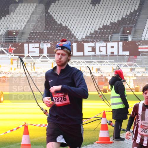 07.12.2025 - St. Pauli X-Mass-Run No. 15 Luisa Fischer http://msf.ph/oto/9385766 07.12.2025 11:36:41 Ziel 3826, 3612, 1, 5, 3610, 311, 728, 1753, 1792, 1960, 1962, 2183, 2310, 2316, 2907, 3109, 3610, 3612, 3614, 3653, 3826, 4628, 4816, 4823 meine-sportfotos.de