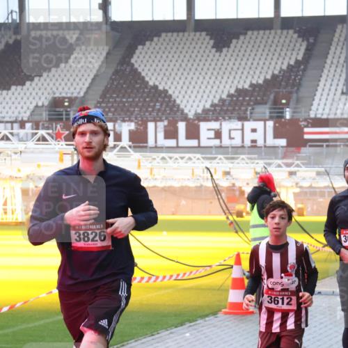 07.12.2025 - St. Pauli X-Mass-Run No. 15 Luisa Fischer http://msf.ph/oto/9385767 07.12.2025 11:36:41 Ziel 15, 3826, 15, 3612, 3610, 311, 728, 1753, 1792, 1960, 1962, 2183, 2310, 2316, 2907, 3109, 3610, 3612, 3614, 3653, 3826, 4628, 4816, 4823 meine-sportfotos.de