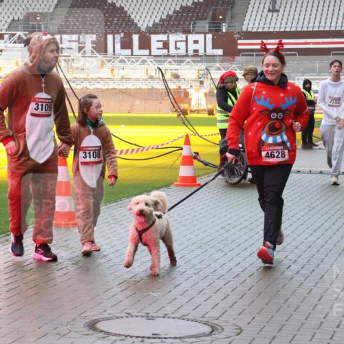 07.12.2025 - St. Pauli X-Mass-Run No. 15 Luisa Fischer http://msf.ph/oto/9385787 07.12.2025 11:36:53 Ziel 3109, 3108, 4628, 2183, 2316, 311, 728, 1753, 1792, 2183, 2310, 2316, 2907, 3109, 3610, 3612, 3614, 3653, 3826, 4628 meine-sportfotos.de