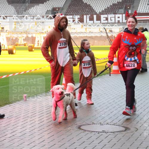 07.12.2025 - St. Pauli X-Mass-Run No. 15 Luisa Fischer http://msf.ph/oto/9385793 07.12.2025 11:36:54 Ziel 3109, 3108, 4628, 2183, 311, 728, 1753, 1792, 2183, 2310, 2316, 2907, 3610, 3612, 3614, 3653, 3826, 4628 meine-sportfotos.de