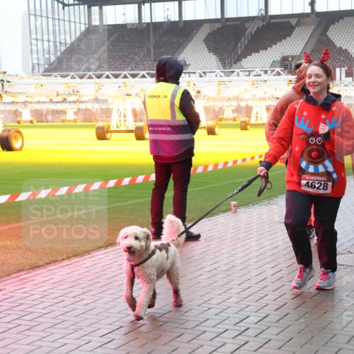 07.12.2025 - St. Pauli X-Mass-Run No. 15 Luisa Fischer http://msf.ph/oto/9385797 07.12.2025 11:36:55 Ziel 5, 4628, 3108, 311, 728, 1753, 1792, 2183, 2310, 2316, 2907, 3610, 3612, 3614, 3653, 3826, 4628 meine-sportfotos.de