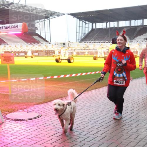 07.12.2025 - St. Pauli X-Mass-Run No. 15 Luisa Fischer http://msf.ph/oto/9385799 07.12.2025 11:36:55 Ziel 4628, 3109, 3108, 311, 728, 1753, 1792, 2183, 2310, 2316, 2907, 3610, 3612, 3614, 3653, 3826, 4628 meine-sportfotos.de