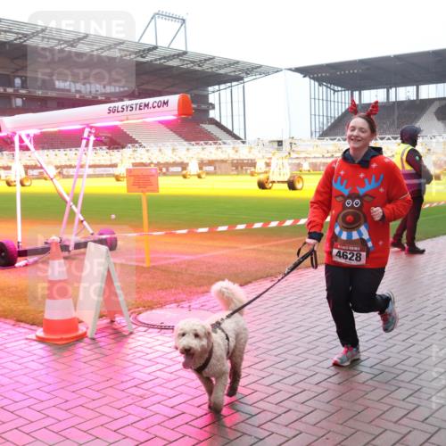 07.12.2025 - St. Pauli X-Mass-Run No. 15 Luisa Fischer http://msf.ph/oto/9385802 07.12.2025 11:36:56 Ziel 1, 4628, 3109, 3108, 311, 728, 1753, 1792, 2183, 2310, 2316, 2907, 3610, 3612, 3614, 3653, 3826, 4628 meine-sportfotos.de