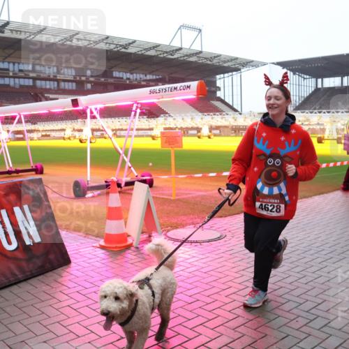 07.12.2025 - St. Pauli X-Mass-Run No. 15 Luisa Fischer http://msf.ph/oto/9385803 07.12.2025 11:36:56 Ziel 00, 4628, 3109, 311, 728, 1753, 1792, 2183, 2310, 2316, 2907, 3610, 3612, 3614, 3653, 3826, 4628 meine-sportfotos.de