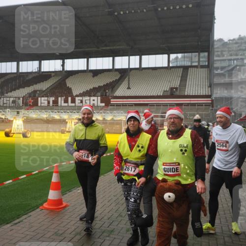 07.12.2025 - St. Pauli X-Mass-Run No. 15 Fabian Wolf http://msf.ph/oto/9385812 07.12.2025 10:14:42 Ziel 1158, 2564, 2617, 2618, 2864, 3481, 3565, 4508 meine-sportfotos.de