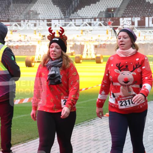 07.12.2025 - St. Pauli X-Mass-Run No. 15 Luisa Fischer http://msf.ph/oto/9385821 07.12.2025 11:37:12 Ziel 2, 15, 2316, 484, 991, 1588, 1590, 2004, 2022, 2102, 2279, 2405, 2517, 2917, 3826, 3931, 4628 meine-sportfotos.de