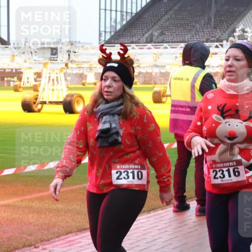 07.12.2025 - St. Pauli X-Mass-Run No. 15 Luisa Fischer http://msf.ph/oto/9385828 07.12.2025 11:37:14 Ziel 15, 2310, 15, 2316, 484, 991, 1588, 1590, 2004, 2022, 2102, 2279, 2405, 2517, 2686, 2917, 3826, 3931, 4628 meine-sportfotos.de