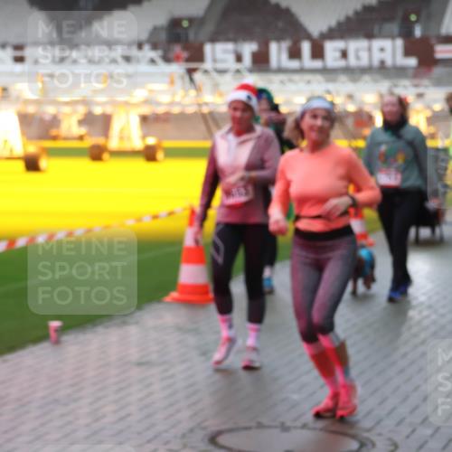 07.12.2025 - St. Pauli X-Mass-Run No. 15 Luisa Fischer http://msf.ph/oto/9385838 07.12.2025 11:37:18 Ziel 484, 991, 1280, 1588, 1590, 2004, 2022, 2102, 2279, 2405, 2517, 2686, 2917, 3826, 3931, 4628 meine-sportfotos.de