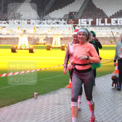 07.12.2025 - St. Pauli X-Mass-Run No. 15 Luisa Fischer http://msf.ph/oto/9385840 07.12.2025 11:37:18 Ziel 1, 1753, 484, 991, 1280, 1588, 1590, 2004, 2022, 2102, 2279, 2405, 2517, 2686, 2917, 3826, 3931, 4628 meine-sportfotos.de