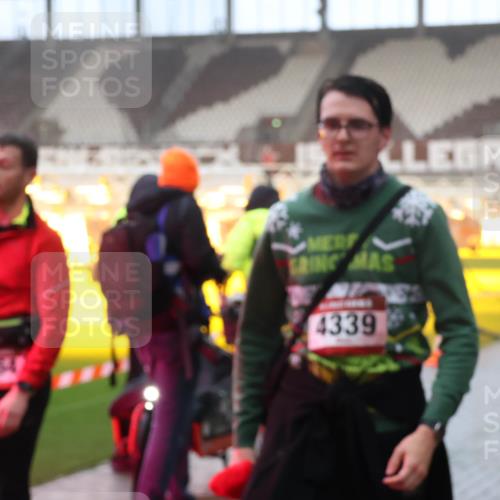 07.12.2025 - St. Pauli X-Mass-Run No. 15 Luisa Fischer http://msf.ph/oto/9385845 07.12.2025 10:18:25 Ziel 4764, 4339, 1161, 1162, 1963, 2663, 2952, 3606, 3608, 3804, 4127, 4227 meine-sportfotos.de
