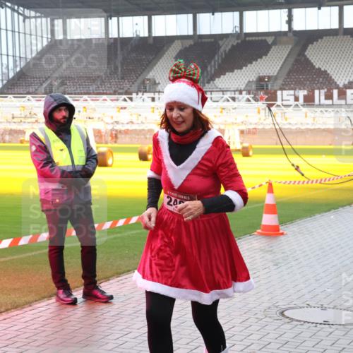 07.12.2025 - St. Pauli X-Mass-Run No. 15 Luisa Fischer http://msf.ph/oto/9385878 07.12.2025 11:37:41 Ziel 670, 15, 20, 484, 544, 857, 991, 1280, 1588, 1590, 2004, 2022, 2102, 2153, 2279, 2405, 2517, 2686, 2810, 2917, 3916, 3931 meine-sportfotos.de