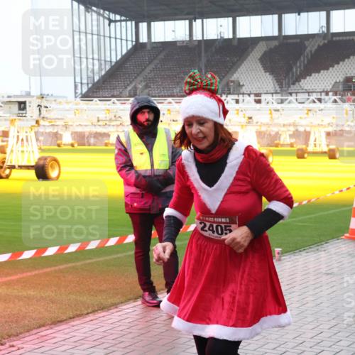 07.12.2025 - St. Pauli X-Mass-Run No. 15 Luisa Fischer http://msf.ph/oto/9385879 07.12.2025 11:37:41 Ziel 670, 15, 2405, 484, 544, 857, 991, 1280, 1588, 1590, 2004, 2022, 2102, 2153, 2279, 2405, 2517, 2686, 2810, 2917, 3916, 3931 meine-sportfotos.de