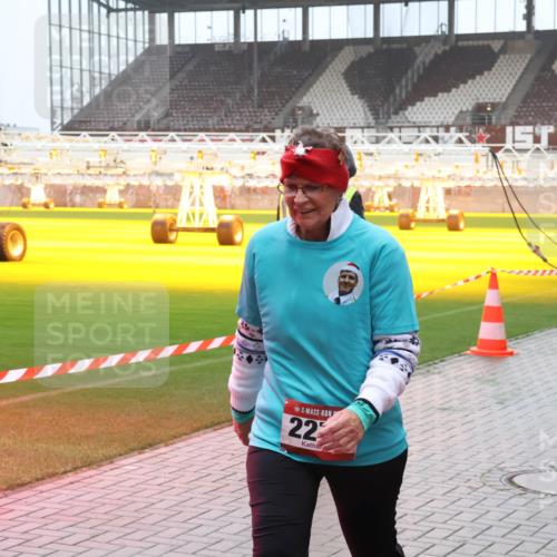 07.12.2025 - St. Pauli X-Mass-Run No. 15 Luisa Fischer http://msf.ph/oto/9385892 07.12.2025 11:37:49 Ziel 22, 484, 544, 857, 991, 1154, 1156, 1280, 2022, 2102, 2153, 2279, 2686, 2810, 3916, 3931 meine-sportfotos.de