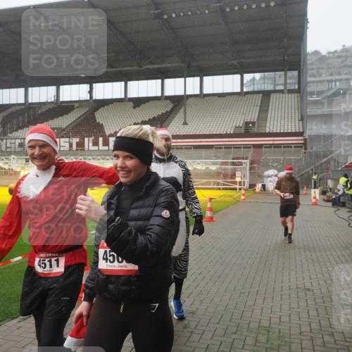 07.12.2025 - St. Pauli X-Mass-Run No. 15 Fabian Wolf http://msf.ph/oto/9385894 07.12.2025 10:14:46 Ziel 2564, 2617, 2864, 3481, 3565, 4508 meine-sportfotos.de