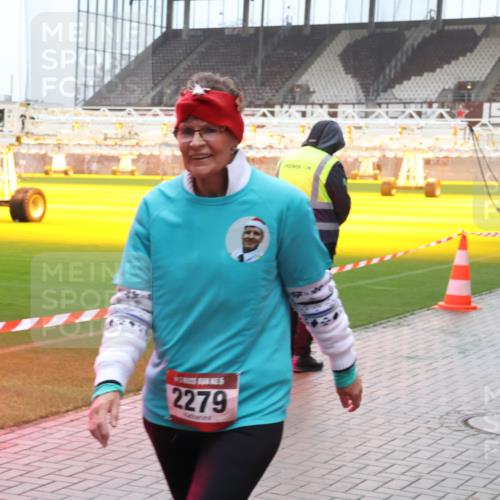 07.12.2025 - St. Pauli X-Mass-Run No. 15 Luisa Fischer http://msf.ph/oto/9385895 07.12.2025 11:37:50 Ziel 2279, 484, 544, 857, 991, 1154, 1156, 1280, 2022, 2102, 2153, 2279, 2686, 2810, 3916, 3931 meine-sportfotos.de