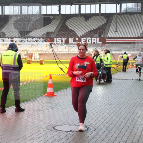 07.12.2025 - St. Pauli X-Mass-Run No. 15 Luisa Fischer http://msf.ph/oto/9385898 07.12.2025 11:37:51 Ziel 2686, 1150, 484, 544, 857, 991, 1154, 1156, 1280, 2022, 2102, 2153, 2279, 2686, 2810, 3916, 3931 meine-sportfotos.de