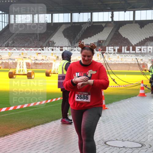 07.12.2025 - St. Pauli X-Mass-Run No. 15 Luisa Fischer http://msf.ph/oto/9385906 07.12.2025 11:37:53 Ziel 15, 2686, 484, 544, 857, 991, 1154, 1156, 1280, 2022, 2153, 2279, 2686, 2810, 3916, 3931 meine-sportfotos.de