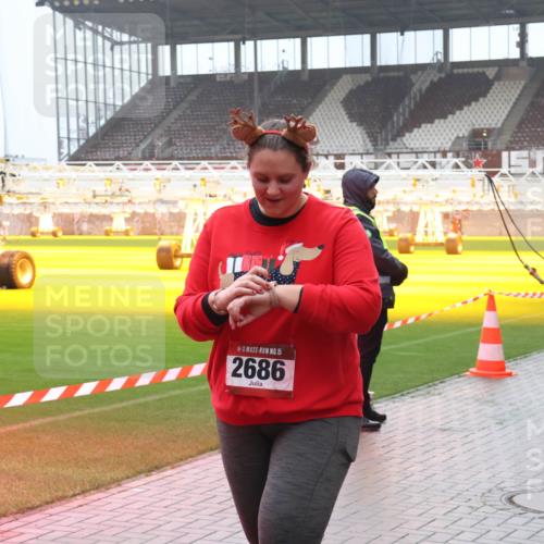 07.12.2025 - St. Pauli X-Mass-Run No. 15 Luisa Fischer http://msf.ph/oto/9385914 07.12.2025 11:37:54 Ziel 15, 2686, 484, 544, 857, 991, 1154, 1156, 1280, 2022, 2153, 2279, 2686, 2810, 3916, 3931 meine-sportfotos.de