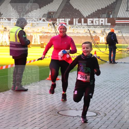 07.12.2025 - St. Pauli X-Mass-Run No. 15 Luisa Fischer http://msf.ph/oto/9385915 07.12.2025 10:18:56 Ziel 5, 269, 3520, 243, 264, 269, 721, 1034, 1607, 1671, 2049, 2152, 2631, 2925, 3520, 3606, 3608, 3862, 4521, 4522, 4524, 4540, 4547 meine-sportfotos.de