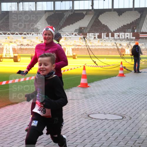 07.12.2025 - St. Pauli X-Mass-Run No. 15 Luisa Fischer http://msf.ph/oto/9385928 07.12.2025 10:18:57 Ziel 59, 3520, 243, 264, 269, 721, 1034, 1607, 1671, 2049, 2152, 2631, 2925, 3520, 3606, 3608, 3862, 4521, 4522, 4524, 4540, 4547 meine-sportfotos.de