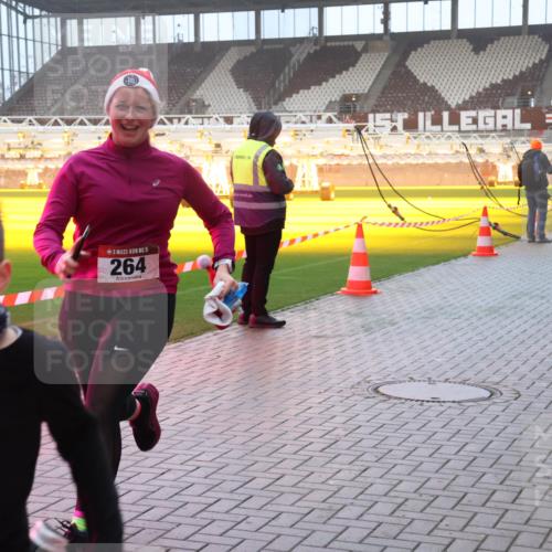 07.12.2025 - St. Pauli X-Mass-Run No. 15 Luisa Fischer http://msf.ph/oto/9385932 07.12.2025 10:18:57 Ziel 260, 15, 264, 3520, 243, 264, 269, 721, 1034, 1607, 1671, 2049, 2152, 2631, 2925, 3520, 3606, 3608, 3862, 4521, 4522, 4524, 4540, 4547 meine-sportfotos.de