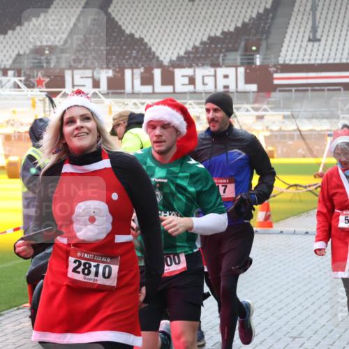 07.12.2025 - St. Pauli X-Mass-Run No. 15 Luisa Fischer http://msf.ph/oto/9385942 07.12.2025 11:38:14 Ziel 15, 17, 15, 2810, 00, 544, 307, 544, 617, 857, 1154, 1156, 2810, 3000, 3059, 3358, 3916 meine-sportfotos.de