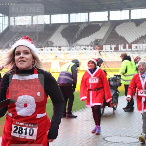 07.12.2025 - St. Pauli X-Mass-Run No. 15 Luisa Fischer http://msf.ph/oto/9385954 07.12.2025 11:38:16 Ziel 15, 2810, 857, 544, 307, 544, 617, 857, 1154, 1156, 2810, 3000, 3059, 3358, 3916 meine-sportfotos.de