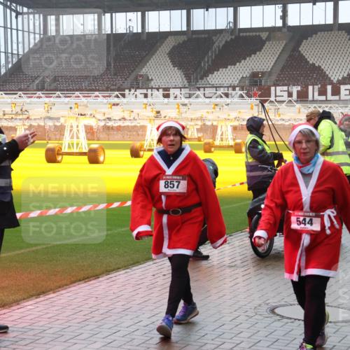 07.12.2025 - St. Pauli X-Mass-Run No. 15 Luisa Fischer http://msf.ph/oto/9385961 07.12.2025 11:38:17 Ziel 15, 857, 544, 307, 544, 617, 857, 1154, 1156, 2810, 3000, 3059, 3358, 3916 meine-sportfotos.de