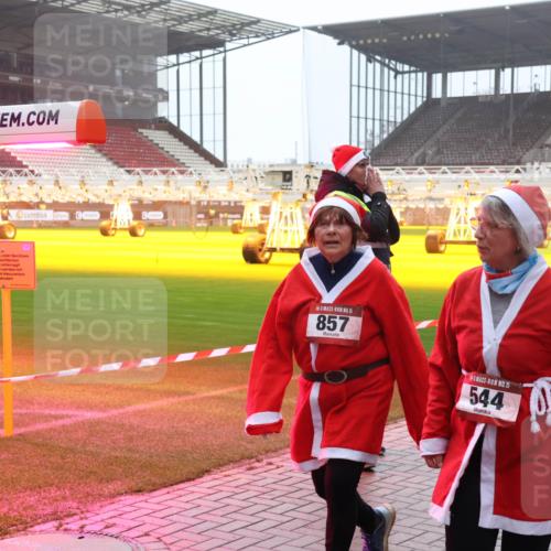 07.12.2025 - St. Pauli X-Mass-Run No. 15 Luisa Fischer http://msf.ph/oto/9385974 07.12.2025 11:38:19 Ziel 15, 857, 15, 544, 307, 544, 617, 857, 1154, 1156, 3000, 3059, 3066, 3358, 3916 meine-sportfotos.de