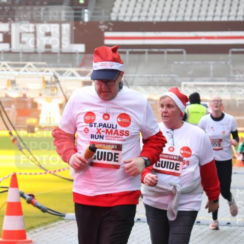 07.12.2025 - St. Pauli X-Mass-Run No. 15 Luisa Fischer http://msf.ph/oto/9385976 07.12.2025 11:38:22 Ziel 15, 15, 059, 15, 307, 307, 544, 617, 857, 1154, 1156, 2715, 3000, 3059, 3065, 3066, 3341, 3358, 3762, 3765, 3916 meine-sportfotos.de