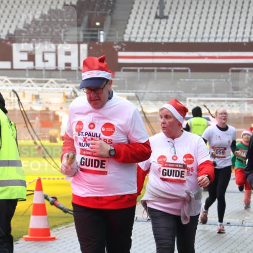 07.12.2025 - St. Pauli X-Mass-Run No. 15 Luisa Fischer http://msf.ph/oto/9385978 07.12.2025 11:38:23 Ziel 15, 2059, 15, 15, 307, 307, 544, 617, 857, 1154, 1156, 2395, 2396, 2715, 3000, 3059, 3065, 3066, 3341, 3358, 3762, 3765, 3916 meine-sportfotos.de