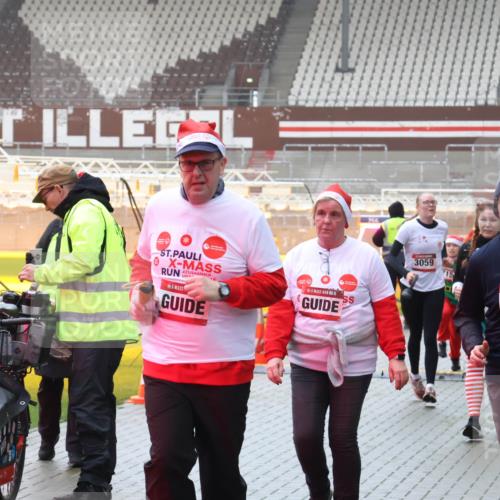 07.12.2025 - St. Pauli X-Mass-Run No. 15 Luisa Fischer http://msf.ph/oto/9385980 07.12.2025 11:38:23 Ziel 1, 15, 3059, 15, 307, 307, 544, 617, 857, 1154, 1156, 2395, 2396, 2715, 3000, 3059, 3065, 3066, 3341, 3358, 3762, 3765, 3916 meine-sportfotos.de
