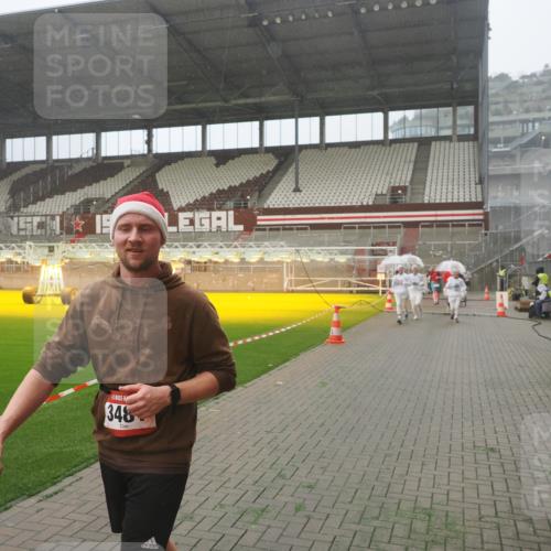 07.12.2025 - St. Pauli X-Mass-Run No. 15 Fabian Wolf http://msf.ph/oto/9385981 07.12.2025 10:14:51 Ziel 1363, 1867, 1869, 1873, 3481, 3565, 4001, 4004 meine-sportfotos.de
