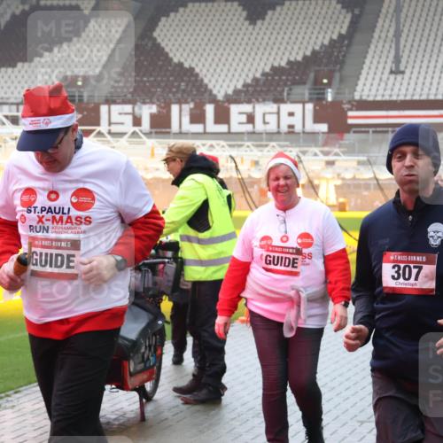 07.12.2025 - St. Pauli X-Mass-Run No. 15 Luisa Fischer http://msf.ph/oto/9385986 07.12.2025 11:38:25 Ziel 670, 15, 5, 15, 307, 307, 544, 617, 857, 1154, 1156, 2395, 2396, 2715, 3000, 3059, 3065, 3066, 3341, 3358, 3762, 3765, 3916 meine-sportfotos.de