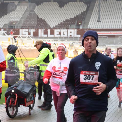 07.12.2025 - St. Pauli X-Mass-Run No. 15 Luisa Fischer http://msf.ph/oto/9385987 07.12.2025 11:38:25 Ziel 02, 15, 307, 50, 991, 2715, 307, 544, 617, 857, 1154, 1156, 2395, 2396, 2715, 3000, 3059, 3065, 3066, 3341, 3358, 3762, 3765, 3916 meine-sportfotos.de