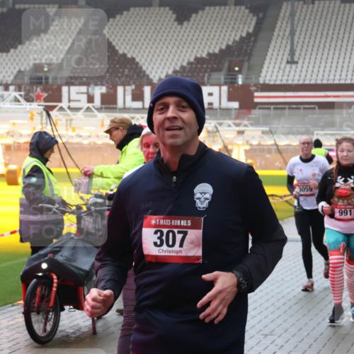 07.12.2025 - St. Pauli X-Mass-Run No. 15 Luisa Fischer http://msf.ph/oto/9385989 07.12.2025 11:38:25 Ziel 15, 307, 3059, 50, 991, 2715, 307, 544, 617, 857, 1154, 1156, 2395, 2396, 2715, 3000, 3059, 3065, 3066, 3341, 3358, 3762, 3765, 3916 meine-sportfotos.de