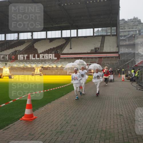 07.12.2025 - St. Pauli X-Mass-Run No. 15 Fabian Wolf http://msf.ph/oto/9386005 07.12.2025 10:14:55 Ziel 762, 1363, 1867, 1869, 1873, 2891, 3481, 4001, 4004 meine-sportfotos.de