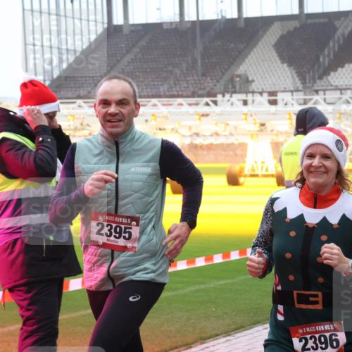 07.12.2025 - St. Pauli X-Mass-Run No. 15 Luisa Fischer http://msf.ph/oto/9386039 07.12.2025 11:38:37 Ziel 15, 2395, 15, 15, 2396, 307, 617, 2395, 2396, 2715, 3000, 3059, 3065, 3066, 3341, 3358, 3762, 3765, 4821, 4822 meine-sportfotos.de