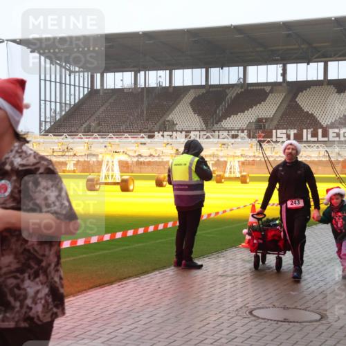 07.12.2025 - St. Pauli X-Mass-Run No. 15 Luisa Fischer http://msf.ph/oto/9386045 07.12.2025 10:19:17 Ziel 0149, 243, 721, 243, 264, 269, 721, 1034, 1607, 1671, 2152, 2631, 2925, 3455, 3520, 3724, 3862, 3975, 3976, 4330, 4331, 4436, 4437, 4438, 4473, 4475, 4498, 4521, 4522, 4524, 4540, 4547 meine-sportfotos.de