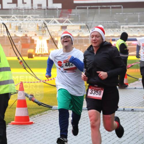 07.12.2025 - St. Pauli X-Mass-Run No. 15 Luisa Fischer http://msf.ph/oto/9386055 07.12.2025 11:38:42 Ziel 482, 3543, 3358, 1066, 307, 617, 2395, 2396, 2715, 3000, 3059, 3065, 3066, 3341, 3358, 3762, 3765, 4821, 4822 meine-sportfotos.de