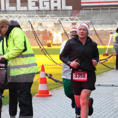 07.12.2025 - St. Pauli X-Mass-Run No. 15 Luisa Fischer http://msf.ph/oto/9386056 07.12.2025 11:38:42 Ziel 5, 3358, 307, 617, 2395, 2396, 2715, 3000, 3059, 3065, 3066, 3341, 3358, 3762, 3765, 4821, 4822 meine-sportfotos.de